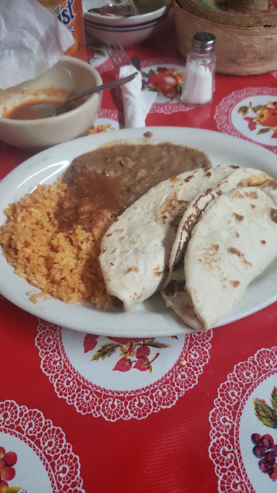 El Ranchito interior